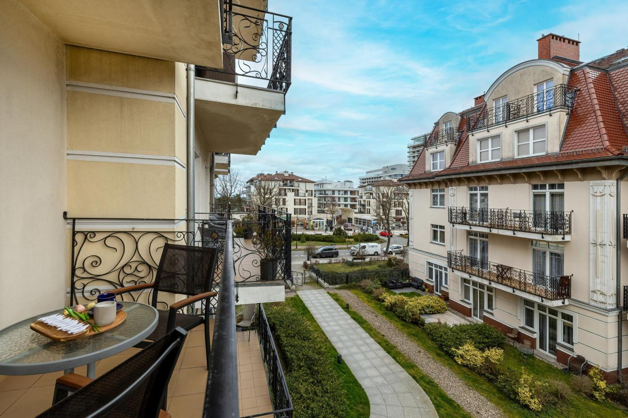 Apartamenty Trzy Korony By Noclegi Renters Świnoujście Екстериор снимка